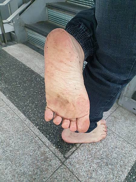 赤腳快樂，是人類的天性。