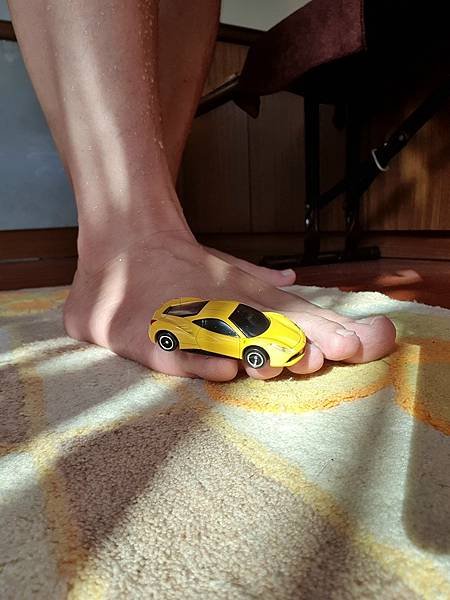 Tomica No.64 Ferrari 488 GTB, 2018