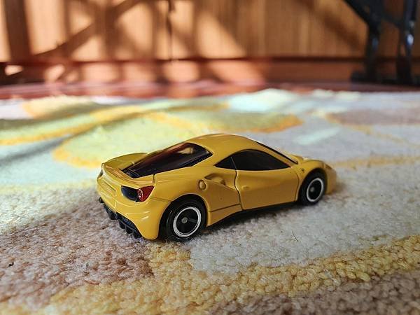 Tomica No.64 Ferrari 488 GTB, 2018