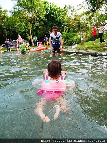 桃米親水公園玩水趣