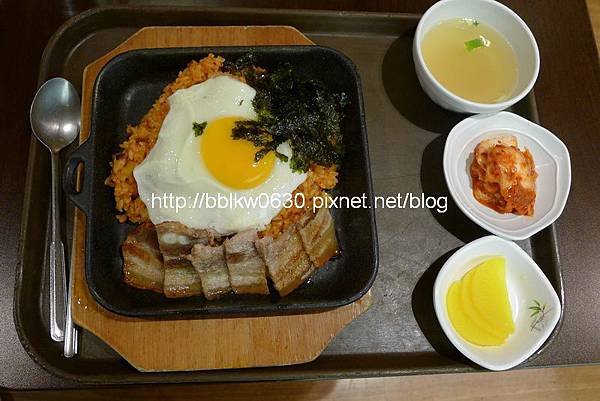 칠판 삼겹살 김치 ₩6,500