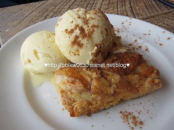 Apple pie and Vanilla Ice cream