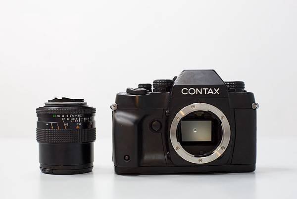 Contax RX II with Carl Zeiss with 2.8/25