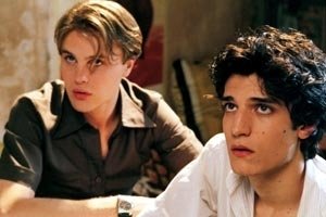 louis-garrel-e-michael-pitt-in-una-scena-di-the-dreamers-395.jpg