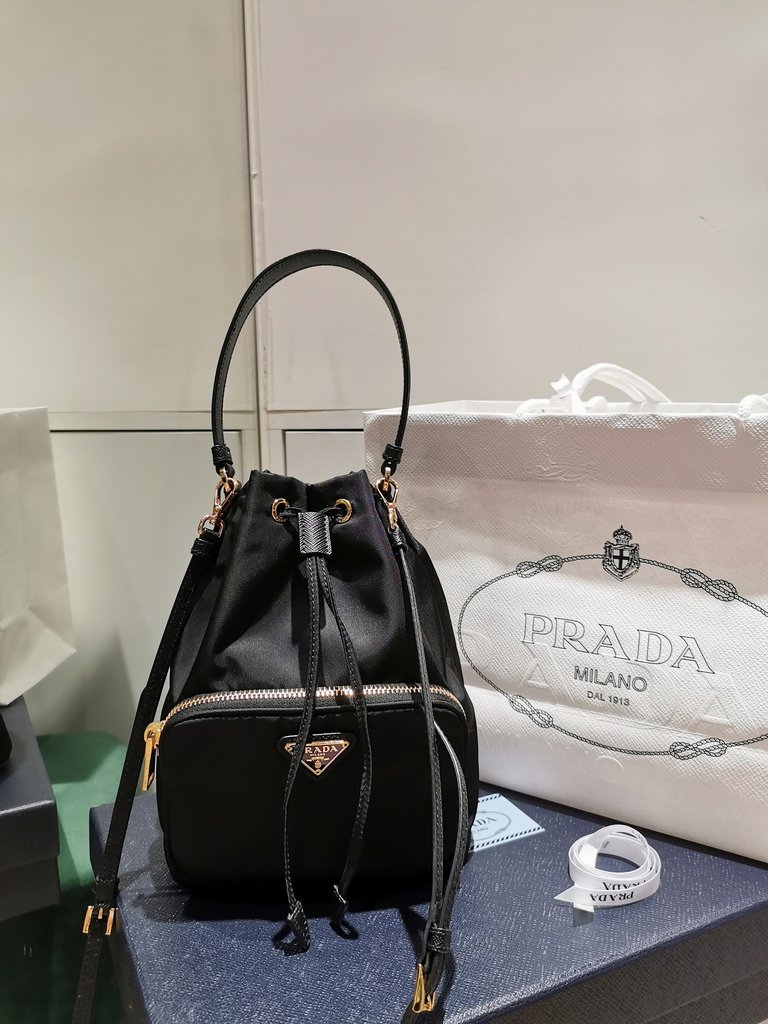 prada 水桶