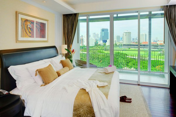 One-bedroom with views.縮.jpg