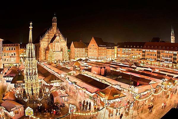 300-nuernberg-christmas-market.jpg