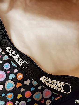 Lesportsac3pouchesHeartMulti-5.jpg