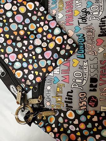 Lesportsac3pouchesHeartMulti-3.jpg