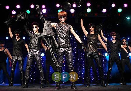 X-5 `싱글앨범 `XENOS`로 데뷔해요`.JPG