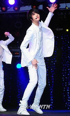 X-5 설후 &apos;카리스마로 무대 장악&apos;.jpg