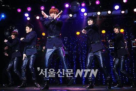 가요계 강타할 파워신인 &apos;X-5&apos; 쇼케이스 열려.jpg