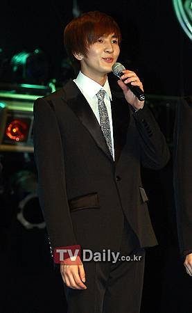 X-5 태풍 &apos;메인보컬 입니다!&apos;.jpg