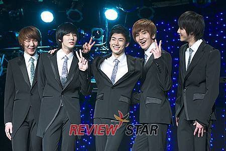 X-5, 가지각색 귀여운 표정에 &apos;시선집중&apos;.jpg