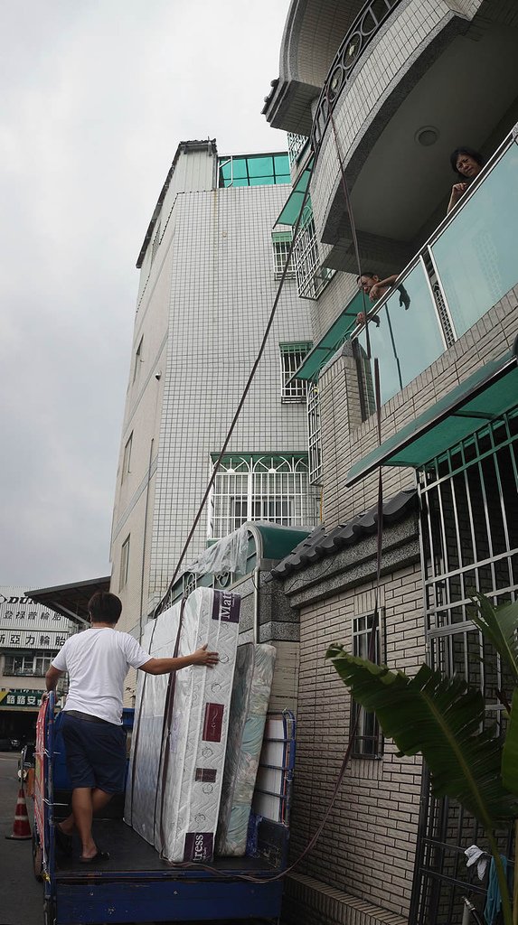 屏東高雄床墊~[高雄鳳山H匯館]高雄屏東單子,共9張床墊,一