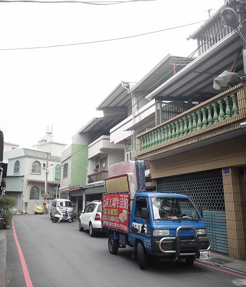 屏東高雄床墊~[高雄鳳山H匯館]高雄屏東單子,共9張床墊,一