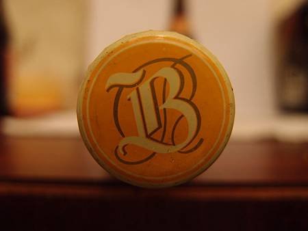 塔伯特金 B 瓶蓋