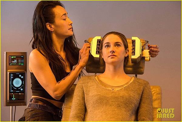 shailene-woodley-theo-james-new-divergent-stills-05.JPG