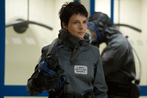 juliette-binoche-as-sandra-brody-in-godzilla.jpg