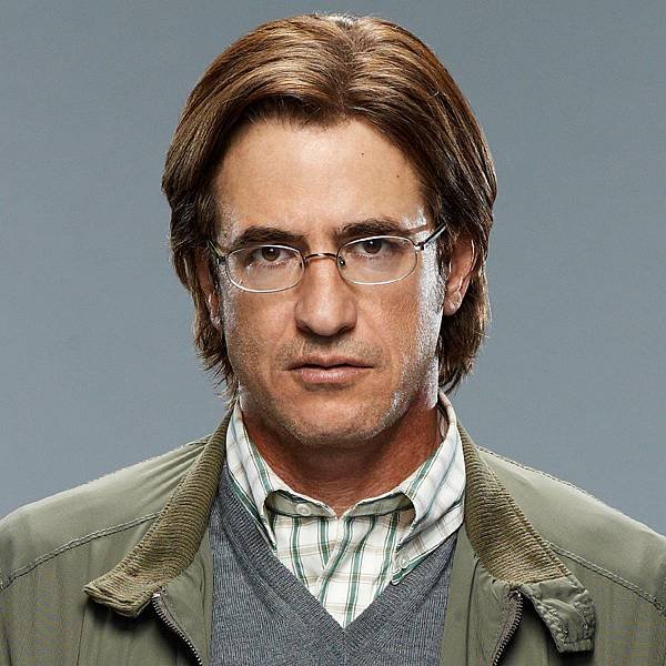 2013_0510_Crisis_Bio_Dermot-Mulroney_900x900_JS.jpg