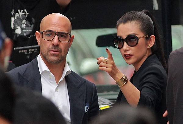 stanley-tucci-transformers-4-set-hong-kong_1383164424.jpg