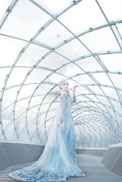 frozen___elsa_coslay_by_jiminji-d72n0cl.jpg