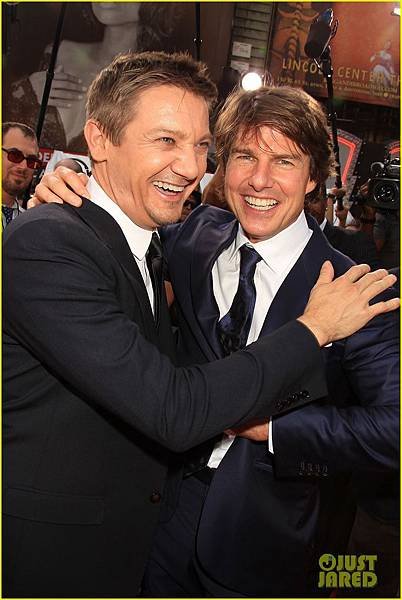 tom-cruise-jeremy-renner-mission-impossible-premiere-04.JPG