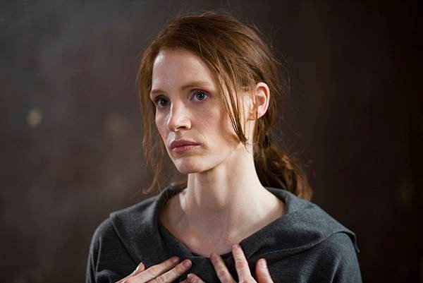 61292667_the-debt-jessica-chastain-foto-dal-film-2.jpeg