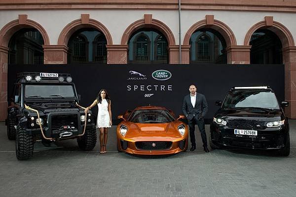 JLR_Bond_SPECTRE_Image_150915_01.jpg