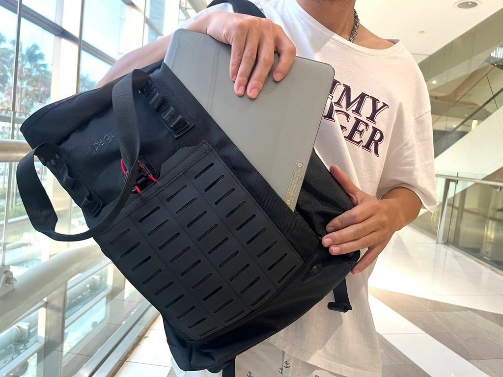 男友生日禮物怎麼選？【bagrun 磁瞬快取雙肩托特包】實揹