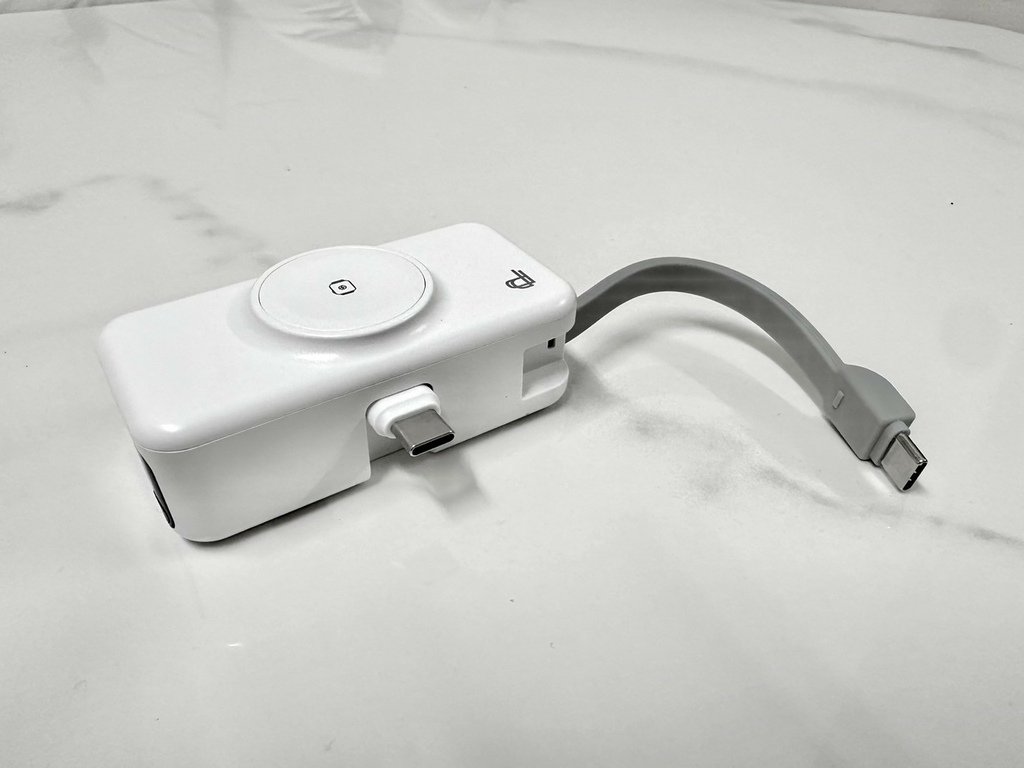 PUREPOWER 能量電眼隨身行動電源｜時尚外型、快速充電