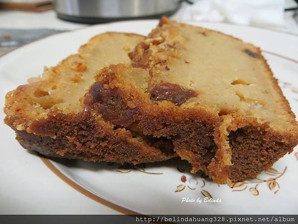 頂部鑲核桃奶油的蘋果麵包Apple Bread With Walnut Streusel Topping1