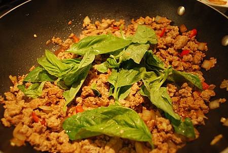 熱炒打拋豬 Basil Chili Pork