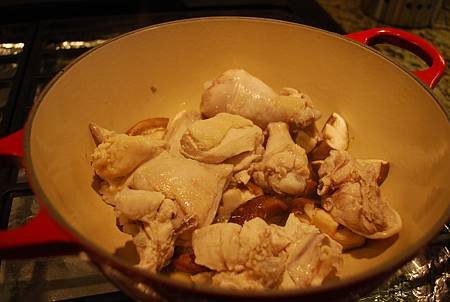 紅燒菇菇雞 Braised Chicken w/ Bamboo and Mushroom