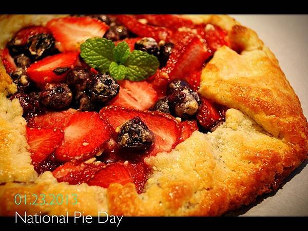 少年pie的奇幻漂流之免模型雙莓派 Strawberry and Blueberry Galette