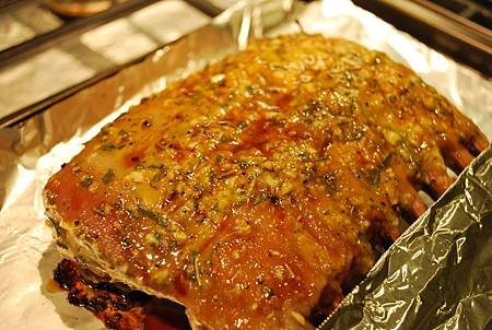 混搭風香草蜂蜜烤羔羊排 Herb Crusted and Honey Glazed Rack of Lamb