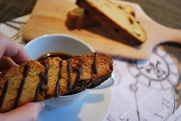 美好時光之義式葡萄乾杏仁比斯考提 Raisin Almond Biscotti w/ Chocolate Dip