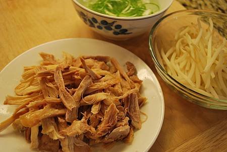 夏夜啤酒良伴~麻辣涼拌雞絲 Shredded Chicken w/ Sichuan Pepper Sauce 