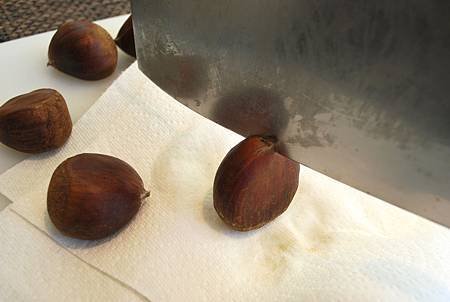 幸福的街頭小食～烤箱版糖炒栗子 Oven-Roasted Chestnuts