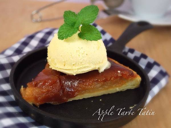 五種材料就搞定：法式翻轉蘋果派 Apple Tarte Tatin