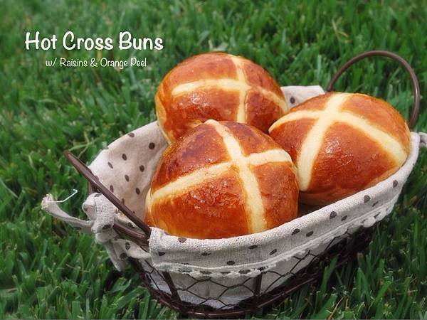 熱騰騰甜蜜出爐：復活節十字麵包 Hot Cross Buns