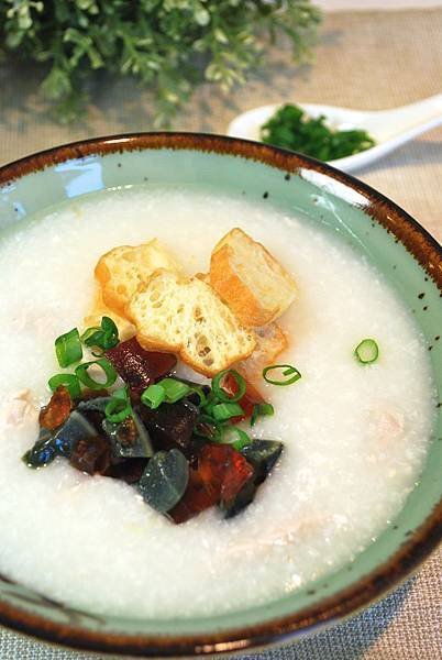 鹽麴皮蛋瘦肉粥 Shio Koji Preserved Eggs &amp; Pork Porridge