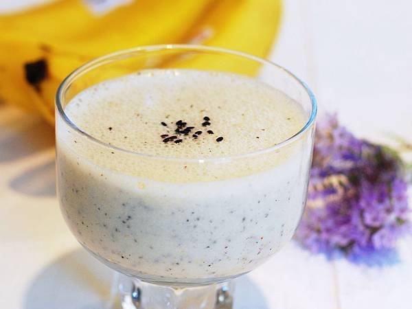 高鈣補鉀好幫手～芝麻香蕉豆奶 Black Sesame and Banana Soy Milk