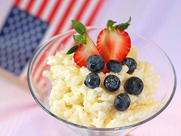 吃涼涼看煙火～莓果椰奶米布丁 Berries &amp; Coconut Milk Rice Pudding