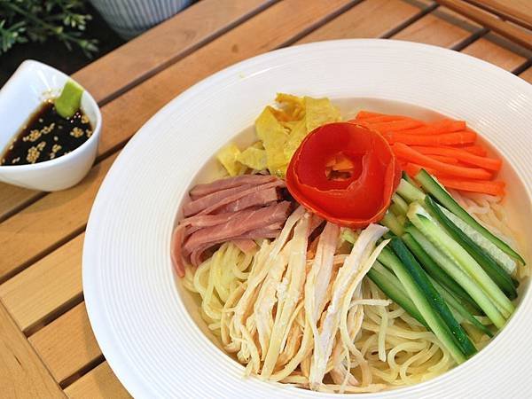 鹽麴雞絲中華涼麵 Chiese-Style Cold Noodle w/ Shio Koji Dressing