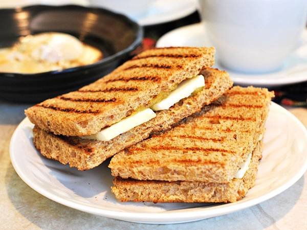 新加坡經典早餐：咖椰吐司與溫泉蛋 Kaya Toast with Soft Boiled Eggs