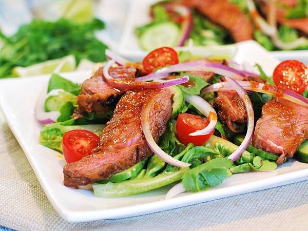 清爽開胃泰美味：泰式烤牛肉沙拉 Grilled Thai Steak Salad