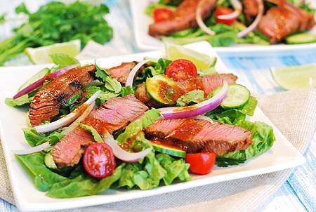 清爽開胃泰美味：泰式烤牛肉沙拉 Grilled Thai Steak Salad