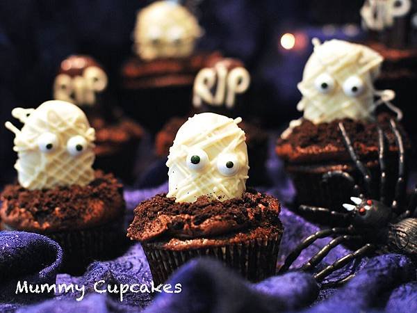 搞鬼搞怪萬聖夜：木乃伊杯子蛋糕 Mummy Cupcakes