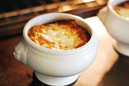 悉心醞釀的美味：法式洋蔥湯 French Onion Soup  